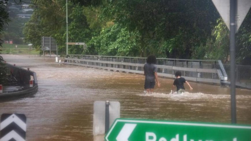 Queensland sees flooding after near-record rainfall