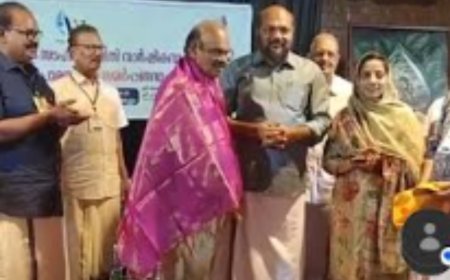 അബ്ദുള് പുന്നയൂര്ക്കുളത്തിനെ ആദരിച്ചു