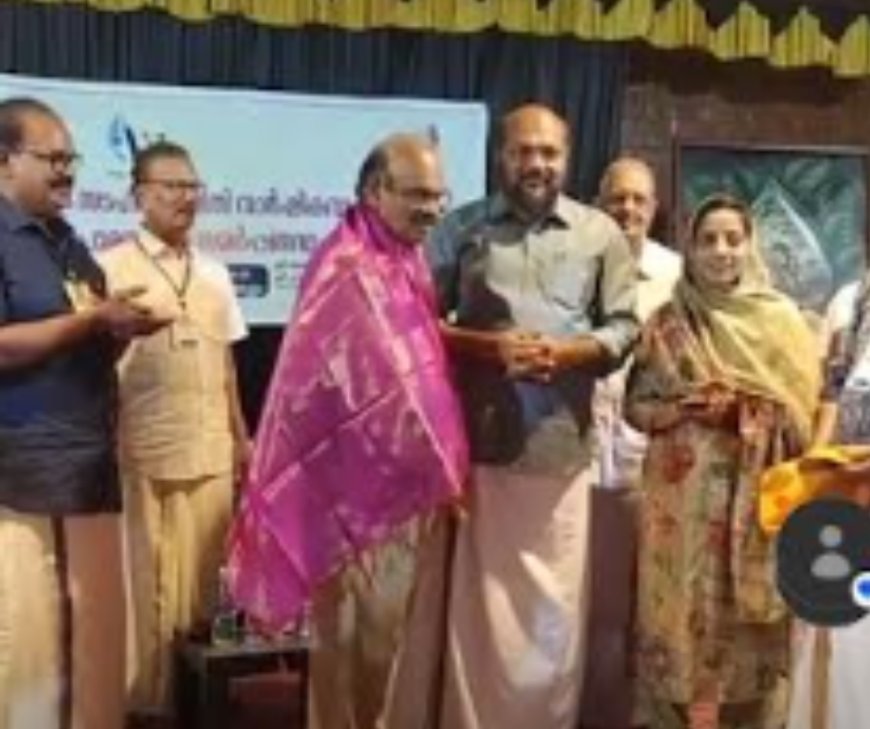 അബ്ദുള് പുന്നയൂര്ക്കുളത്തിനെ ആദരിച്ചു