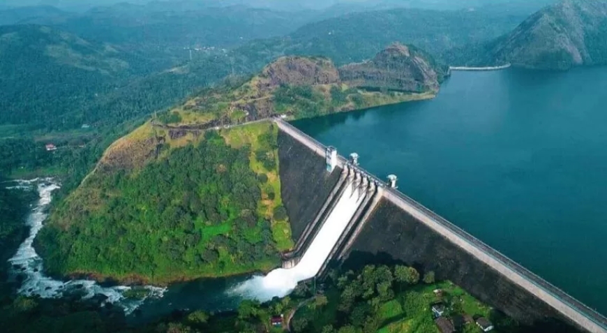 മുല്ലപ്പെരിയാർ അണക്കെട്ടിന്റെ ഷട്ടറുകൾ തുറന്നു