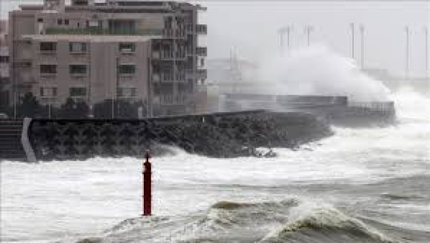 Evacuations ordered as damaging storm hits Australia's east coast