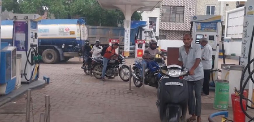 Delhi enforces fuel ban on over-age vehicles