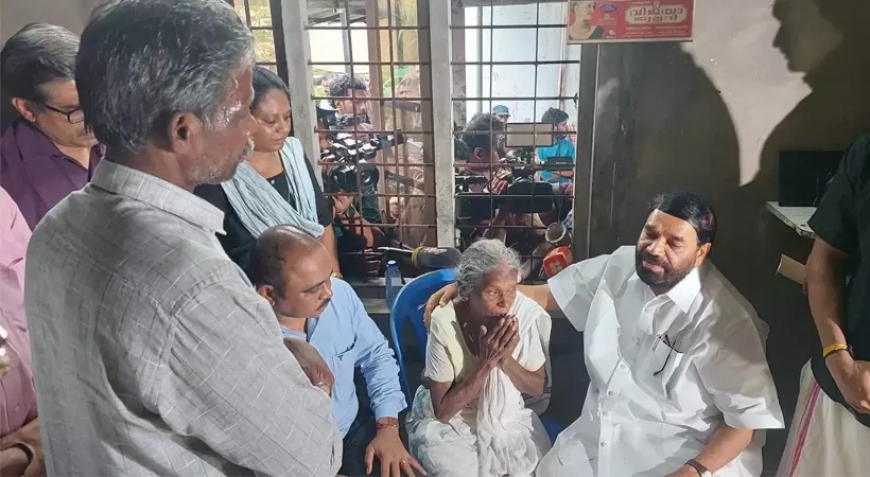 കെട്ടിടം തകര്ന്നുവീണ് മരിച്ച ബിന്ദുവിന്റെ വീട്ടിലെത്തി മന്ത്രി വാസവന്; താത്കാലിക ധനസഹായം കൈമാറി: മകളുടെ ചികിത്സയും ഏറ്റെടുക്കും