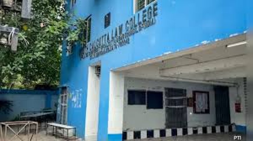കൂട്ടബലാത്സംഗ കേസിന് ശേഷം കനത്ത സുരക്ഷയിൽ വീണ്ടും തുറന്ന് സൗത്ത് കൊൽക്കത്ത ലോ കോളേജ്