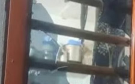പ്രണയം നിരസിച്ചതിന് പെണ്കുട്ടിയുടെ വീടിന്   പെട്രോള്   ബോംബ് എറിഞ്ഞു; രണ്ടു യുവാക്കള് പിടിയില്