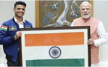 'ഇന്ത്യ താങ്കളെയോർത്ത് അഭിമാനിക്കുന്നു;' ശുഭാംശു ശുക്ലയോട്  പ്രധാനമന്ത്രി