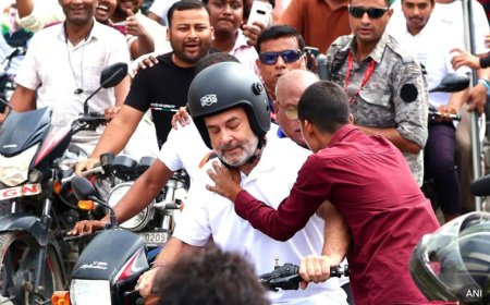 ബൈക്ക് റാലിക്കിടെ രാഹുലിനെ കെട്ടിപ്പിടിച്ച്  ചുംബിച്ചു; വൻ  സുരക്ഷാ വീഴ്ച