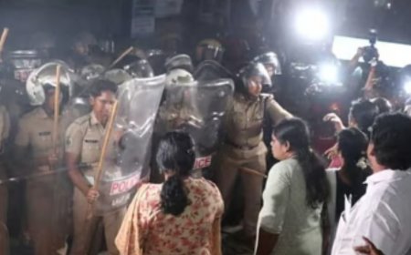 ക്ലിഫ് ഹൗസിലേക്ക് തീപ്പന്തമെറിഞ്ഞു: യൂത്ത് കോൺഗ്രസ്  പ്രവർത്തകർക്കെതിരെ വധശ്രമത്തിന് കേസ്