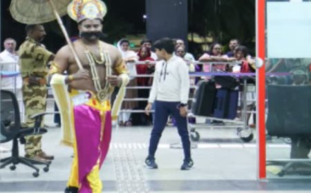 ഓണലഹരിയിൽ കേരളം ;തിരുവനന്തപുരം വിമാനത്താവളത്തിൽ യാത്രക്കാരെ സ്വീകരിക്കാന് മാവേലി