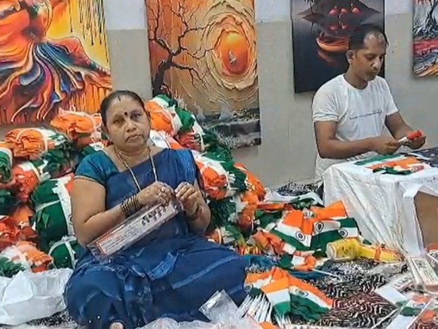 Surat businessmen bag Rs 100 crore Tricolour flags order ahead of Independence Day