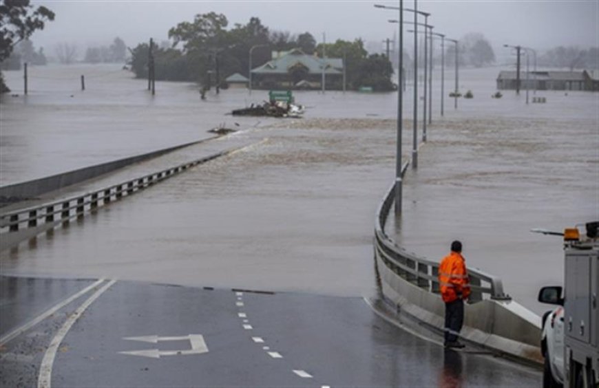 Heavy rainfall prompts flood warning for eastern Australia