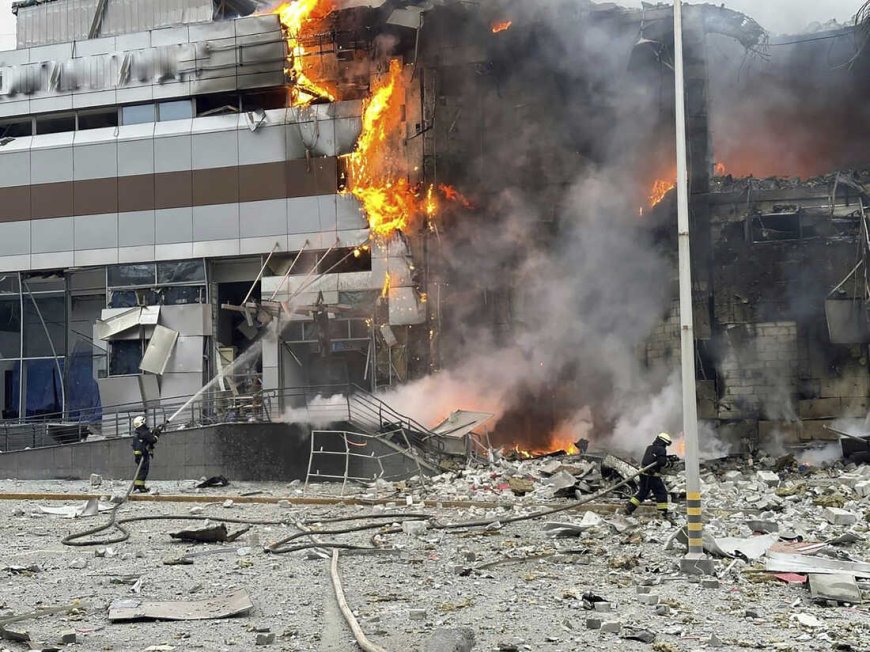 Russia launches biggest wave of strikes on Ukraine for weeks