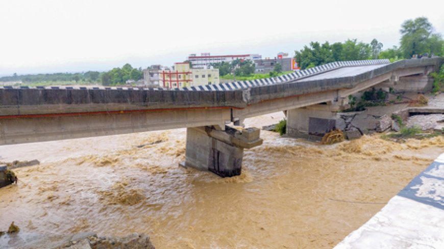 Life remains adversely affected in Jammu division, Jammu-Srinagar highway closed for 5th day, rail traffic disrupted