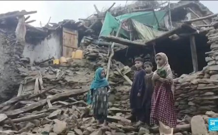 More than 800 killed after strong quake hits Afghanistan