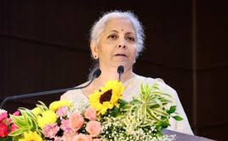 ജിഎസ്ടിയില് വമ്പൻ  മാറ്റം: ഇനി  5 %, 18% സ്ലാബുകള് മാത്രം;സാധാരണക്കാര്ക്ക് ആശ്വാസം