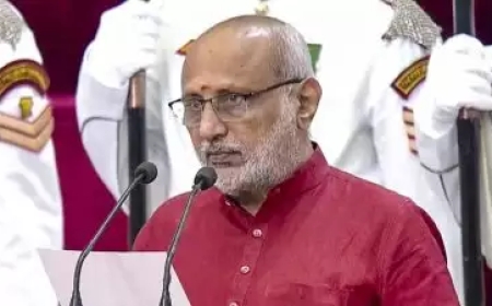 ഇന്ത്യയുടെ പതിനഞ്ചാമത് ഉപരാഷ്ട്രപതിയായി സി പി രാധാകൃഷ്ണൻ സത്യപ്രതിജ്ഞ ചെയ്തു; ചടങ്ങിൽ ജഗ്ദീപ് ധൻകറും