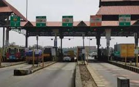 പാലിയേക്കരയിലെ ടോള്‍ പിരിവ് തിങ്കളാഴ്ച മുതല്‍ അനുവദിക്കാം; ഹൈക്കോടതി