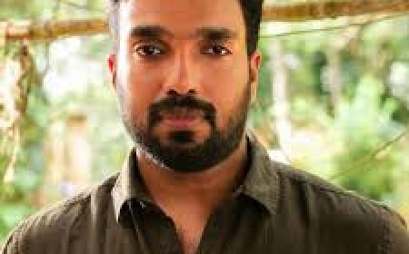 ഓപ്പറേഷൻ നുംഖോർ; അമിത് ചക്കാലയ്ക്കലിനെ കേന്ദ്രീകരിച്ച് അന്വേഷണം