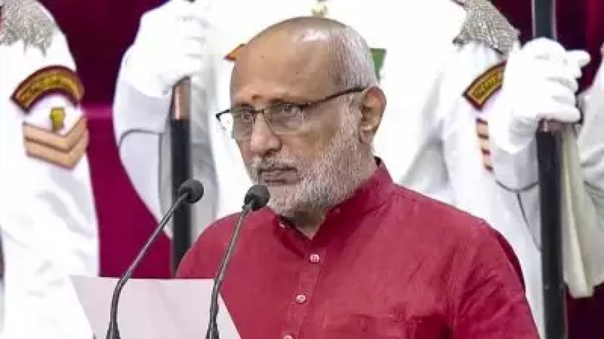 ഇന്ത്യയുടെ പതിനഞ്ചാമത് ഉപരാഷ്ട്രപതിയായി സി പി രാധാകൃഷ്ണൻ സത്യപ്രതിജ്ഞ ചെയ്തു; ചടങ്ങിൽ ജഗ്ദീപ് ധൻകറും