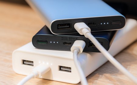 Emirates bans use of power banks on flights