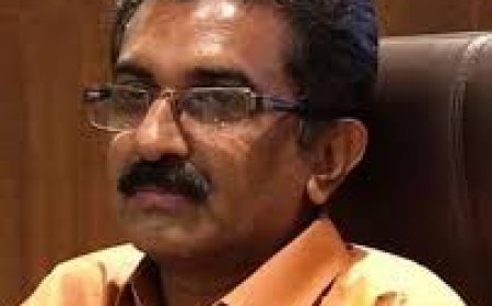 65 ലക്ഷം  രൂപ നഷ്ടപരിഹാരം നൽകണം; പി.പി. ദിവ്യയ്ക്കും പ്രശാന്തനുമെതിരേ മാനനഷ്ട കേസ് ഫയൽ ചെയ്ത് നവീൻ ബാബുവിന്റെ കുടുംബം