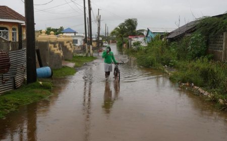 Storm ‘about to make landfall’ in Jamaica