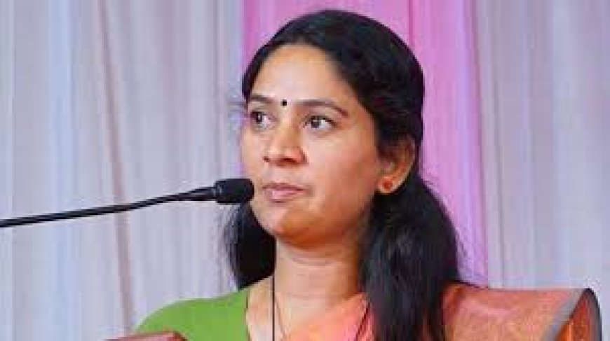'ഉദ്ഘാടനങ്ങൾക്ക് ഇപ്പോൾ തുണിയുടുക്കാത്ത താരങ്ങൾ മതി; മോഹൻലാൽ നടത്തുന്ന ഒരു ഒളിഞ്ഞുനോട്ട പരിപാടിയുണ്ട്': യു പ്രതിഭ എംഎൽഎ