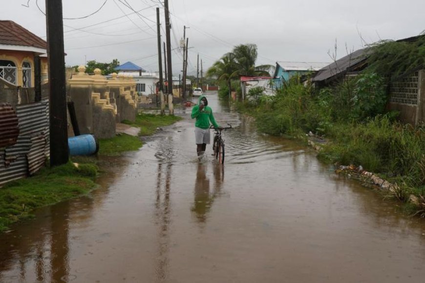 Storm ‘about to make landfall’ in Jamaica
