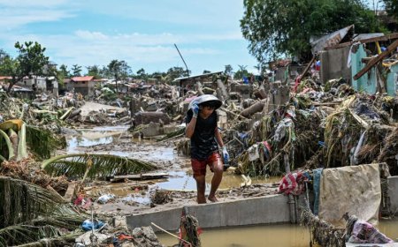 Typhoon Kalmaegi hits Vietnam after killing at least 114 in Philippines