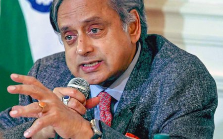 'പ്രചാരണത്തിൽ നേരിട്ട് പങ്കാളികളായവർ തോൽവിയുടെ കാരണങ്ങൾ വിശദീകരിക്കണം'; ബിഹാർ തോൽവിയിൽ ശശി തരൂർ