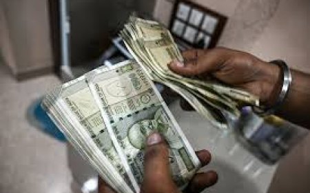 ഒരു ദിർഹത്തിന് 24.41 രൂപ വരെ: നാട്ടിലേക്ക് പണം അയച്ച് പ്രവാസികള്‍