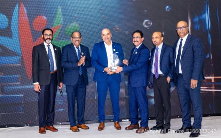 എക്കോ ഫാമിലി നൈറ്റ് പ്രൗഡ്ഢഗംഭീരമായി നടത്തപ്പെട്ടു; ഡോ. ബേബി സാം ശാമുവേലിന് ഹ്യുമാനിറ്റേറിയൻ അവാർഡ് സമ്മാനിച്ചു