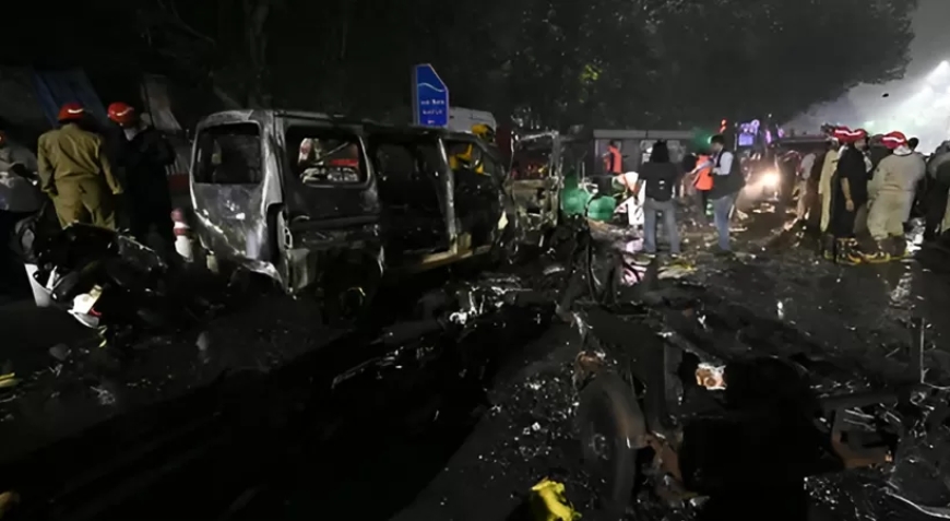 ഡൽഹി സ്ഫോടനത്തിൽ മരണം 13: കാർ ഉടമ കസ്റ്റഡിയിലെന്ന് സൂചന, കേരളത്തിലും  സുരക്ഷ ശക്തമാക്കി