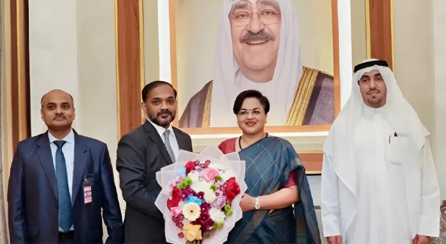 കുവൈറ്റ്  ഇന്ത്യൻ അംബാസഡറായി പരമിത ത്രിപാഠി ചുമതലയേറ്റു