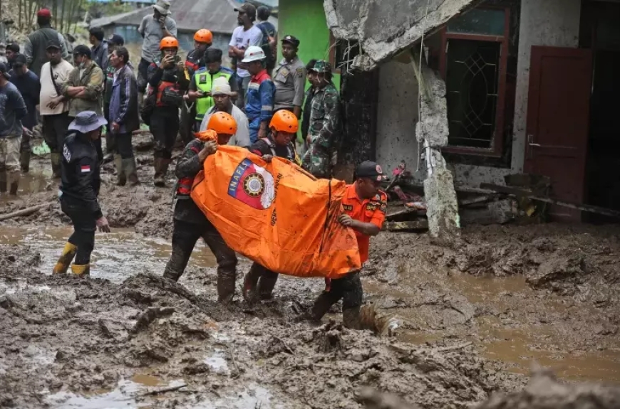 At least 10 people killed in Indonesia floods, landslides