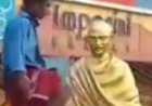മദ്യപിച്ച് ലക്കുകെട്ട് ഗാന്ധി   പ്രതിമയുടെ ചെകിട്ടത്തടിച്ച യുവാവ് പിടിയിൽ