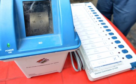 ആദ്യ ഘട്ട വോട്ടെടുപ്പിൽ  70% പോളിം​ഗ്;  രണ്ടാംഘട്ട വോട്ടെടുപ്പ് ജില്ലകളിൽ കലാശക്കൊട്ട്