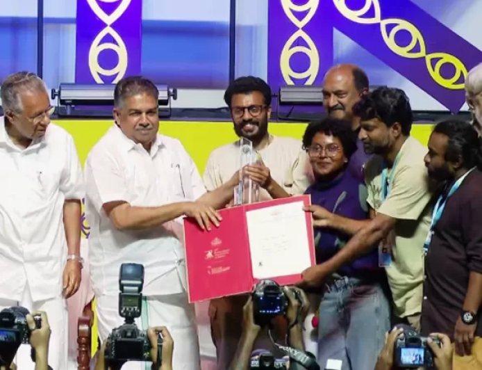 സുവർണ ചകോരം ജാപ്പനീസ് ചിത്രം 'ടു സീസൺ ടു സ്‌ട്രെയിഞ്ചേഴ്‌സി'ന്; 'തന്തപ്പേര്' ജനപ്രിയ ചിത്രം