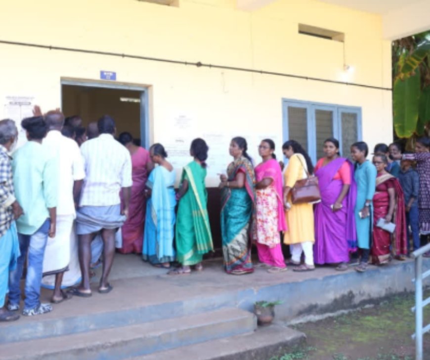തദ്ദേശ തിരഞ്ഞെടുപ്പ് രണ്ടാംഘട്ട വോട്ടെടുപ്പിൽ വടക്കന്‍ കേരളം വിധിയെഴുതുന്നു;  ഒന്നര മണിയോടെ  പോളിങ്  50% പിന്നിട്ടു