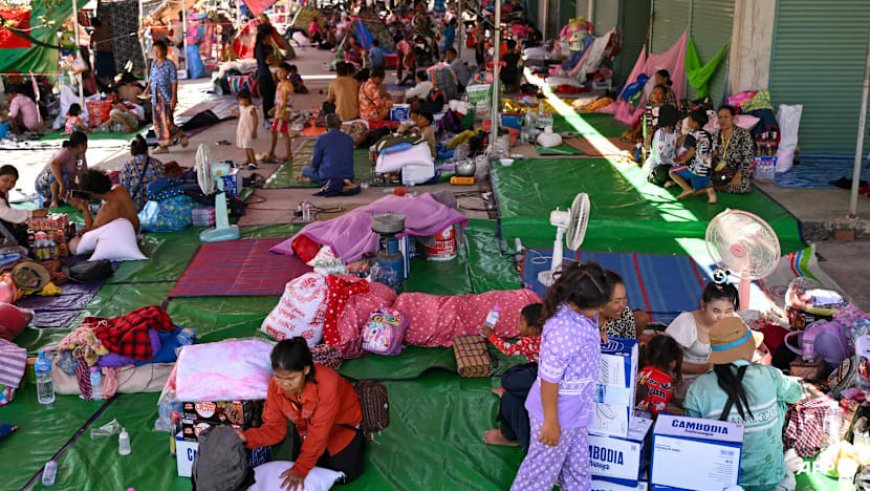 Cambodia shuts border crossings with Thailand as fighting continues