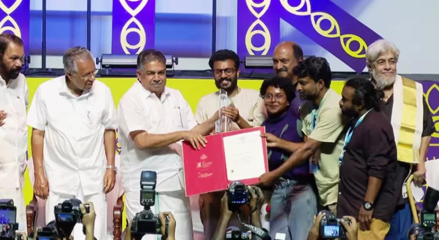 സുവർണ ചകോരം ജാപ്പനീസ് ചിത്രം 'ടു സീസൺ ടു സ്‌ട്രെയിഞ്ചേഴ്‌സി'ന്; 'തന്തപ്പേര്' ജനപ്രിയ ചിത്രം