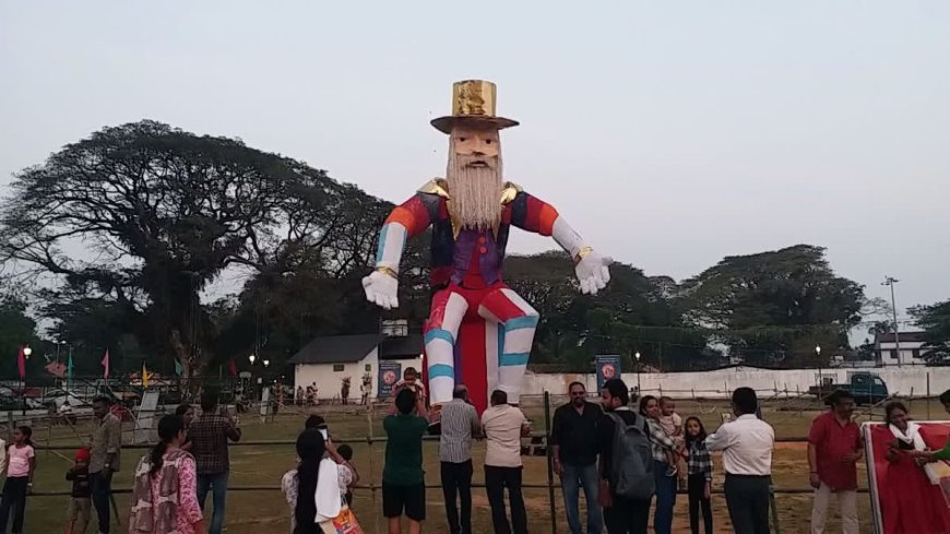 പുതുവത്സരത്തെ വരവേൽക്കാൻ കൊച്ചി ഒരുങ്ങി : ഇത്തവണ  കത്തിക്കുക   രണ്ട് പാപ്പാഞ്ഞിമാരെ