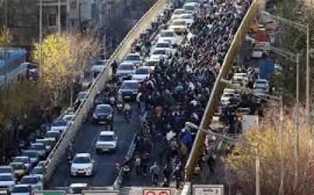 Deadly clashes between protesters and security forces as Iran unrest grows