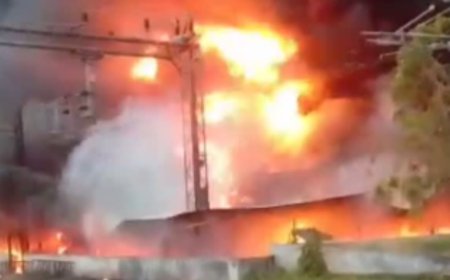 തൃശൂരില്‍ റെയില്‍വേ പാർക്കിങ്ങില്‍ തീ പടർന്ന് 600ലധികം ബൈക്കുകള്‍ കത്തിനശിച്ചു; അന്വേഷണം