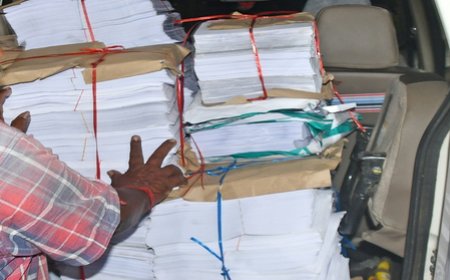 കേരളത്തിലെ എസ്ഐആർ കരട് പട്ടിക; ഒഴിവാക്കപ്പെട്ടവരുടെ വിവരങ്ങൾ പഞ്ചായത്ത് ഓഫീസുകളിൽ ലഭ്യമാക്കണമെന്ന് സുപ്രീം കോടതി