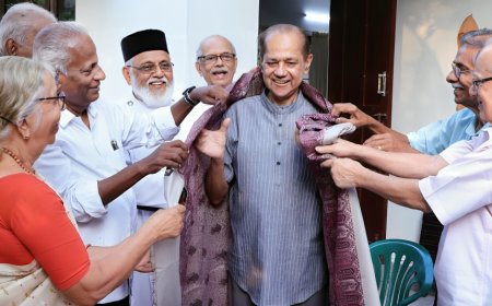 CMS College alumni felicitate Andrew Pappachen