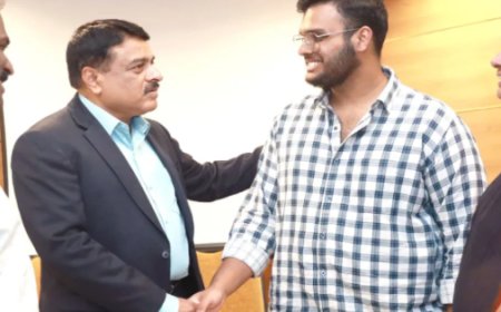 കനേഡിയന്‍ മലയാളി വിദ്യാര്‍ത്ഥിക്ക് കൊച്ചി സണ്‍റൈസ് ആശുപത്രിയിലെ  തൊറാസിക് ശസ്ത്രക്രിയയിലൂടെ  പുതു ജീവൻ  