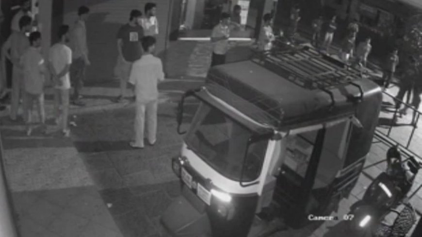 ഫ്രൈഡ് ചിക്കൻ വൈകി; തൃക്കരിപ്പൂരിൽ  ഹോട്ടൽ തല്ലിത്തകർത്ത് യുവാക്കൾ