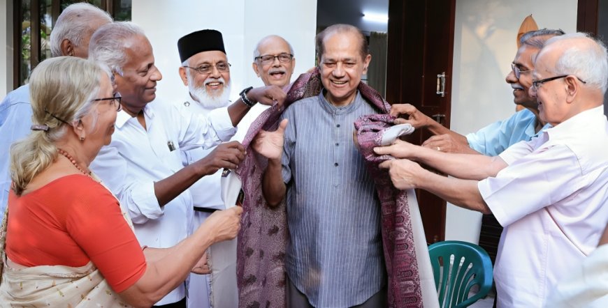 CMS College alumni felicitate Andrew Pappachen