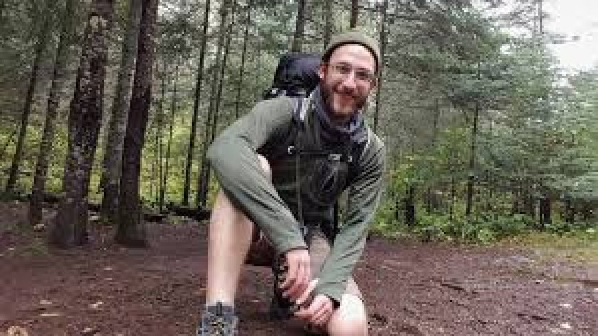 Man shot dead by federal agents in Minneapolis named as nurse and US citizen Alex Pretti